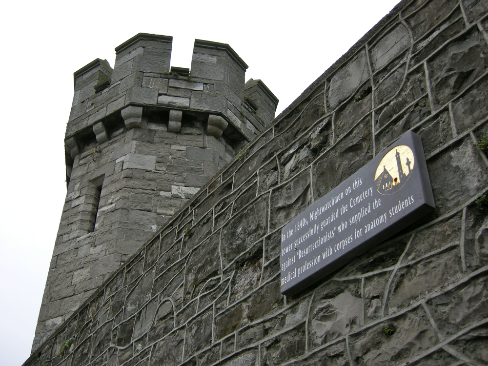 Bodysnatcher Watchtower & a Cemetery Cafe: Glasnevin, Co Dublin