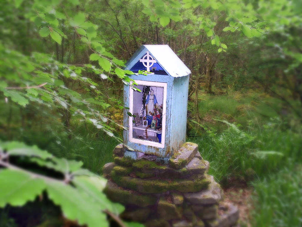 Derrycrag Shrine - photo by Tony Calland