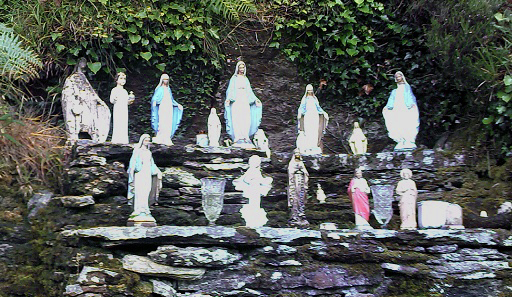 Holy Well and Mass Rock: Beach, Co. Cork