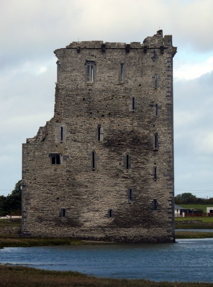 Carrigafoyle Castle